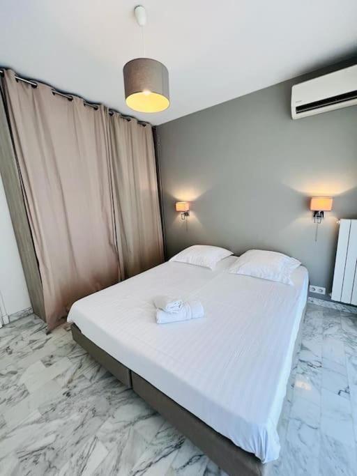 Le Pinede - Apt 4 Prs- Parking - Clim - 500M Plages Antibes Exterior photo