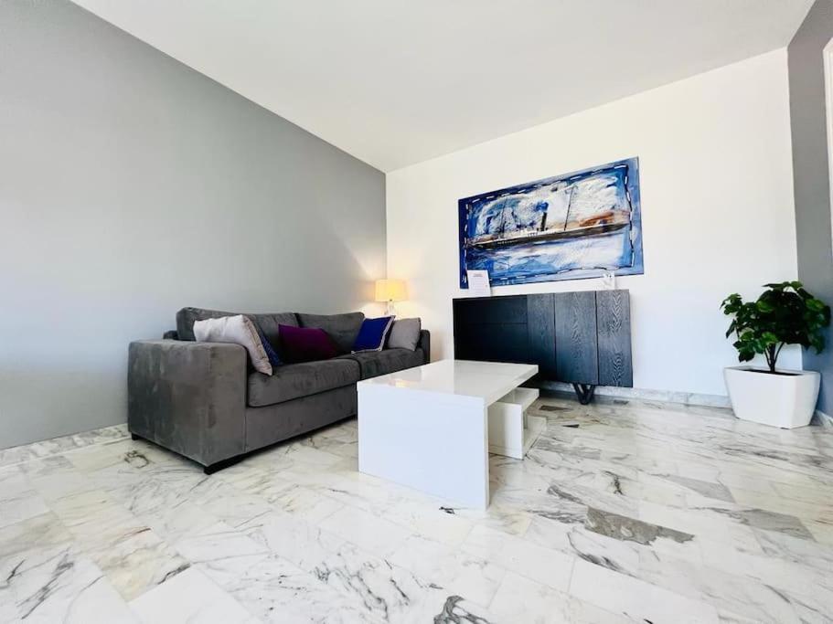 Le Pinede - Apt 4 Prs- Parking - Clim - 500M Plages Antibes Exterior photo